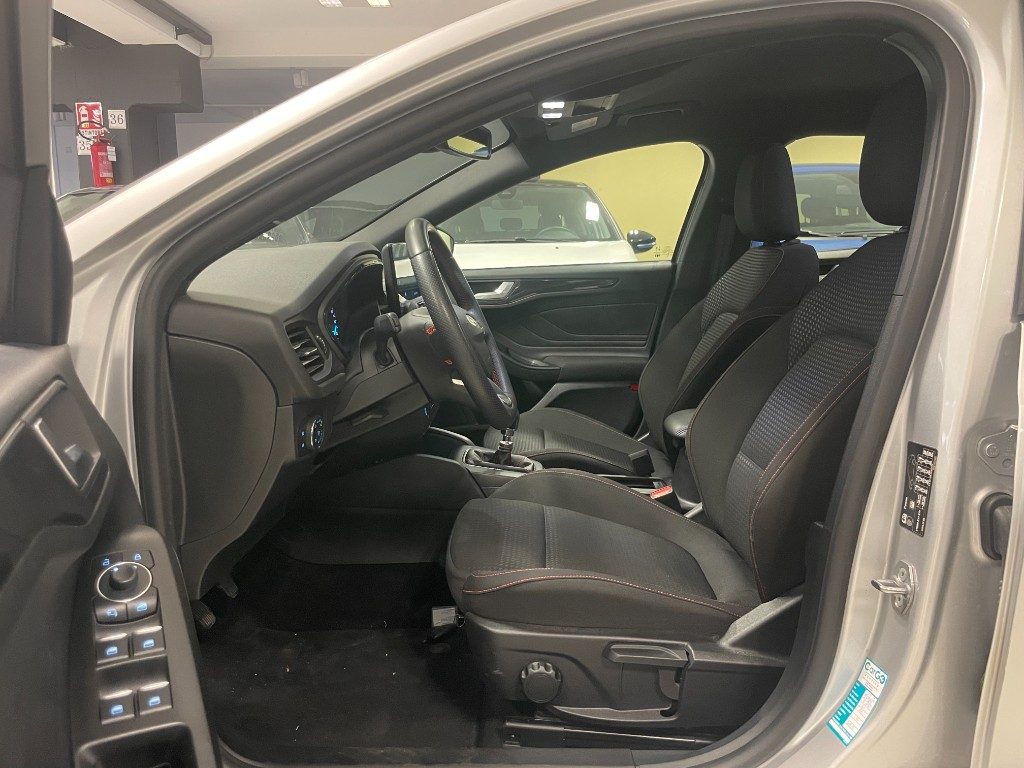 FORD Focus 1.0 EcoBoost Hybrid 125 CV SW ST-Line - 8