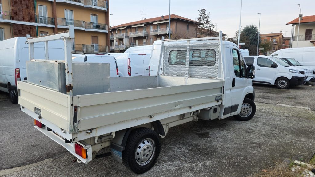 FIAT Ducato 35 2.3 MJT PL Cabinato cassone fisso 3.40m - 4