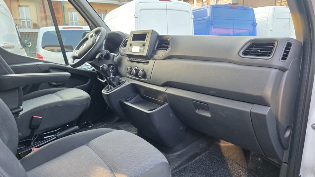 RENAULT Master T35 2.3 dCi 150 PL-TM-DC 6posti L3H2 - 10