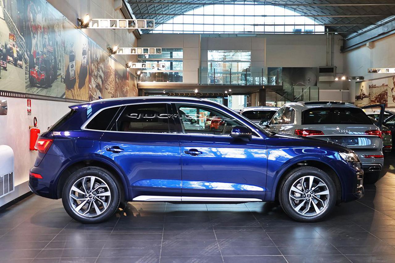 AUDI Q5 40 TDI Quattro S-Tronic Business Advanced - 2