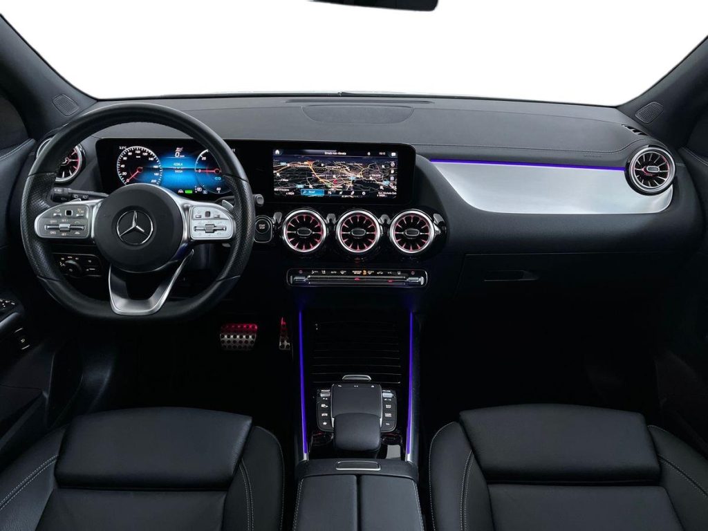 MERCEDES-BENZ EQA 300 4Matic Premium Plus - 9