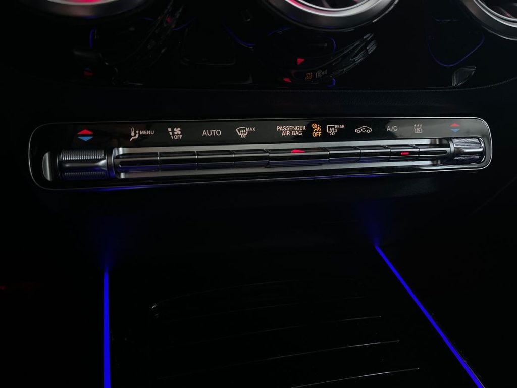 MERCEDES-BENZ EQA 300 4Matic Premium Plus - 14