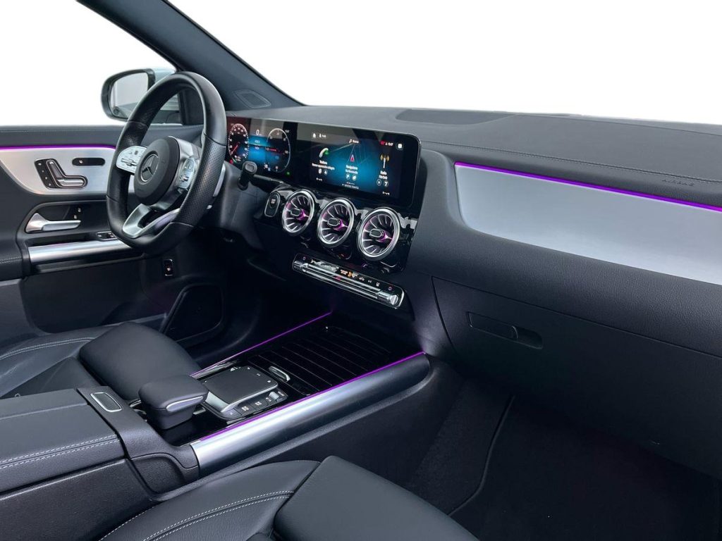 MERCEDES-BENZ EQA 300 4Matic Premium Plus - 16