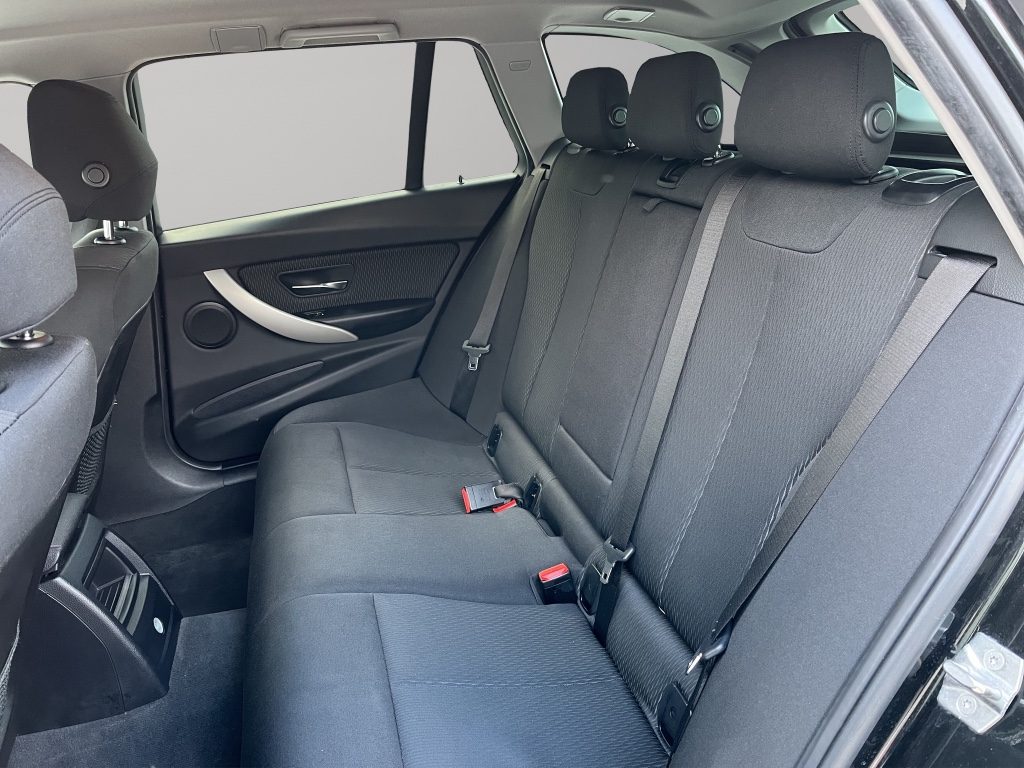 BMW 318 Touring Auto - 8