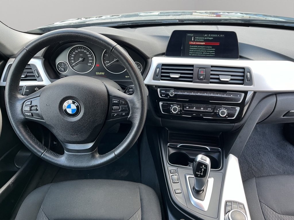 BMW 318 Touring Auto - 10