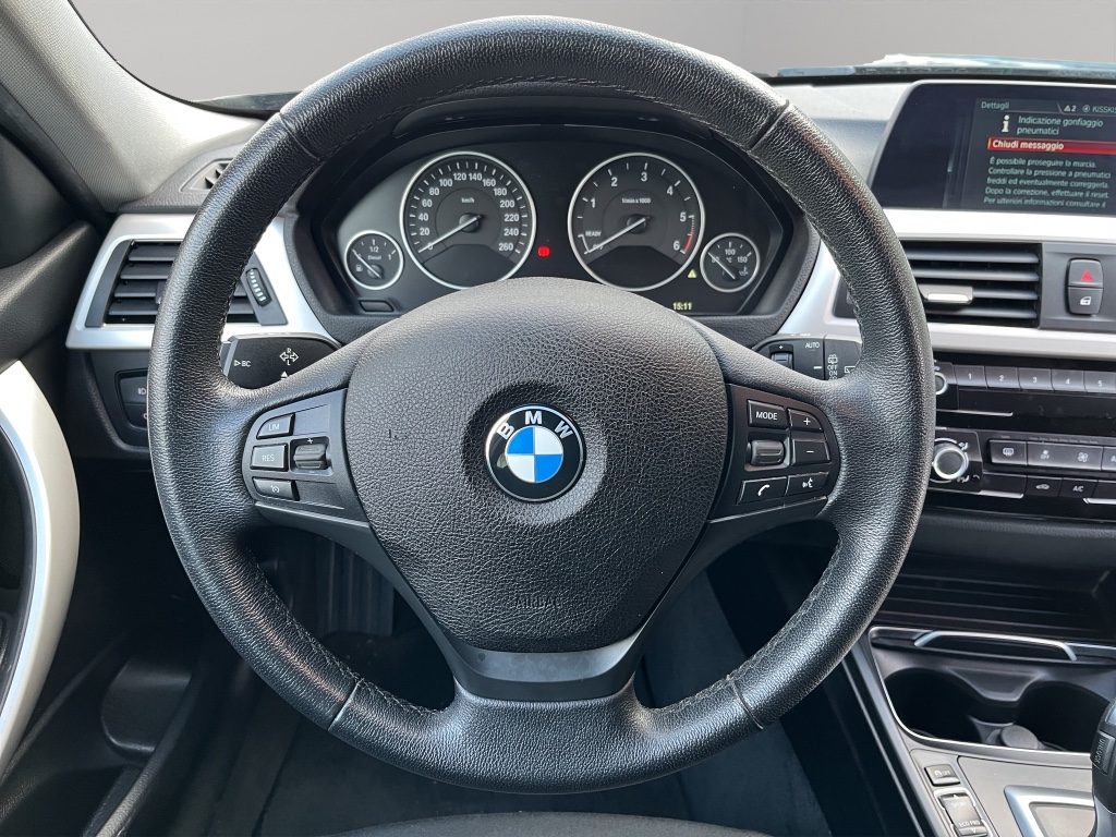 BMW 318 Touring Auto - 11