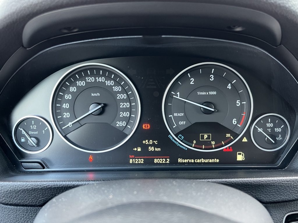 BMW 318 Touring Auto - 12