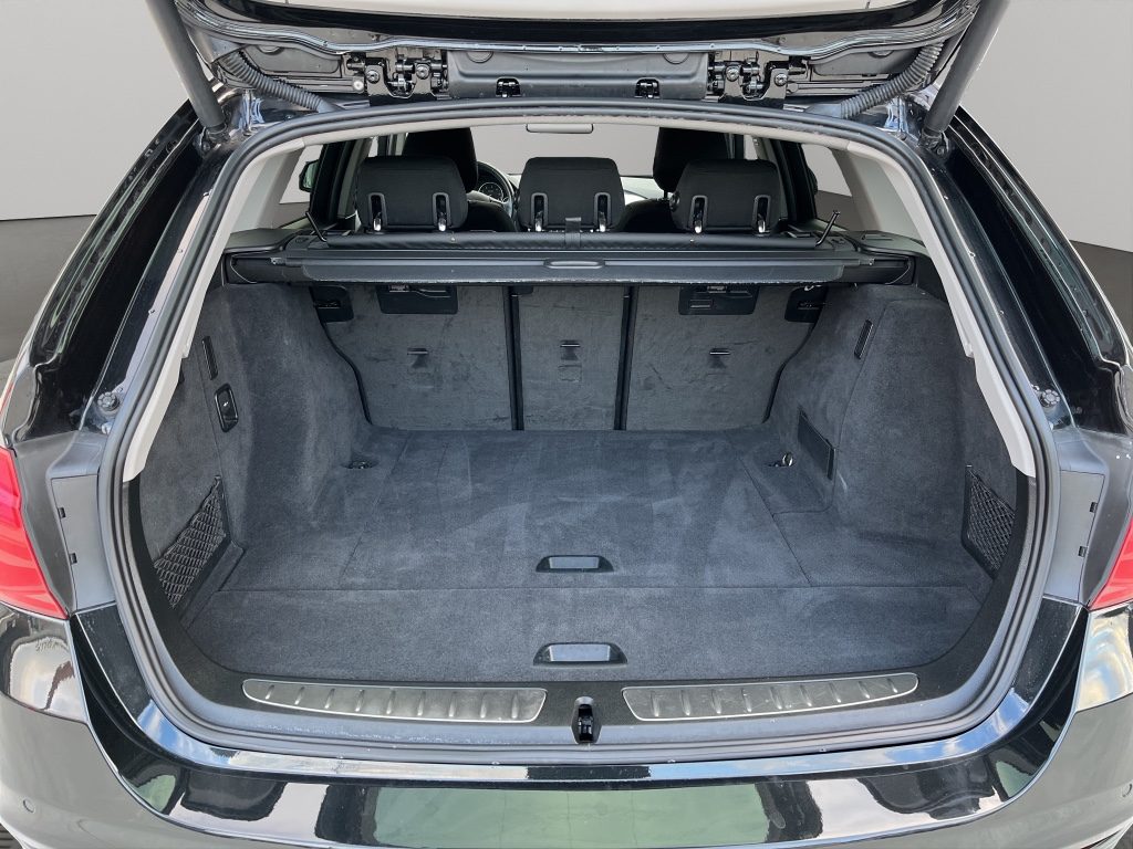 BMW 318 Touring Auto - 15