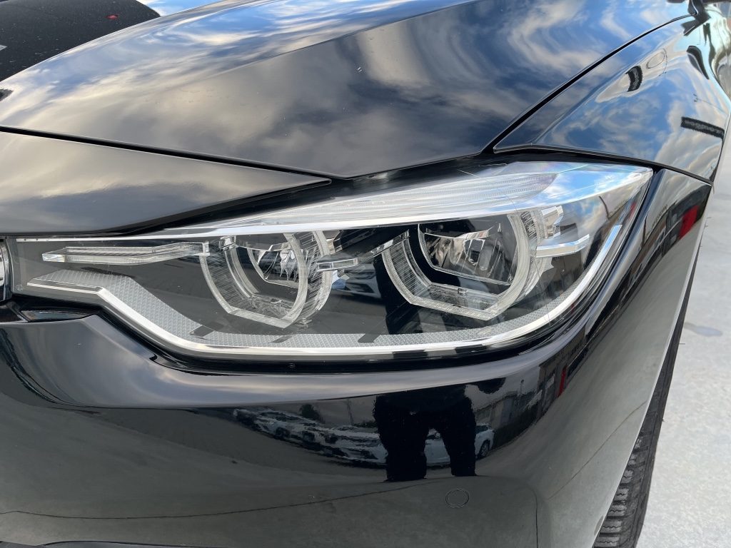 BMW 318 Touring Auto - 17