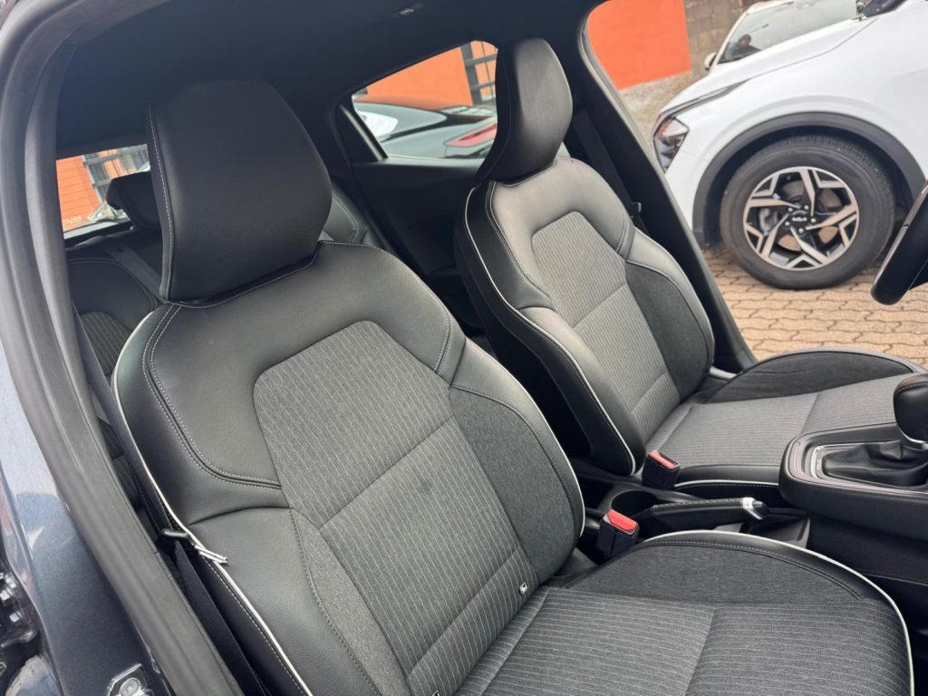 RENAULT Clio Full Hybrid E-Tech 140 CV INTENSE - 16