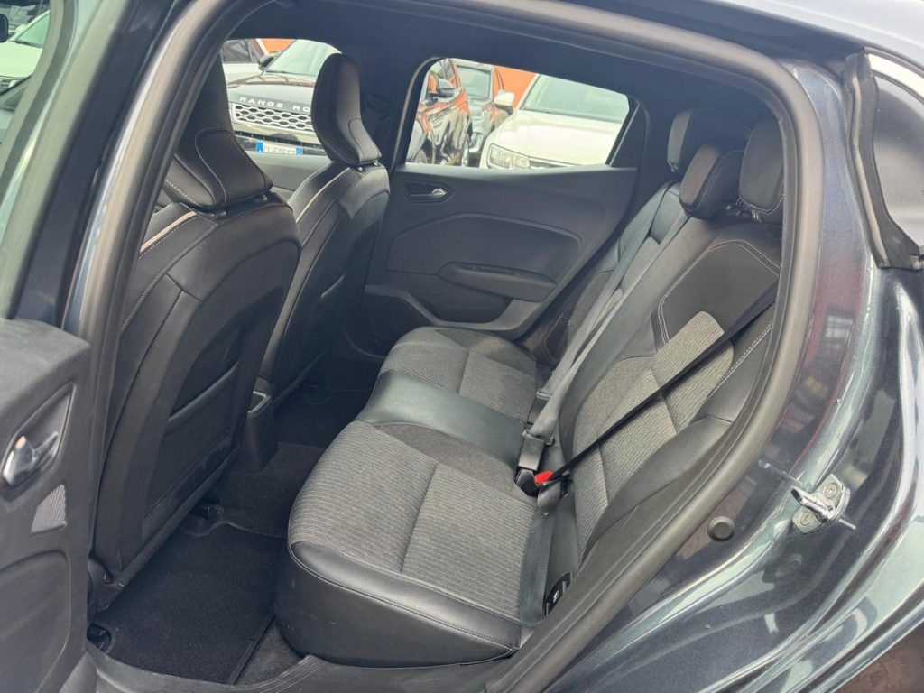 RENAULT Clio Full Hybrid E-Tech 140 CV INTENSE - 19