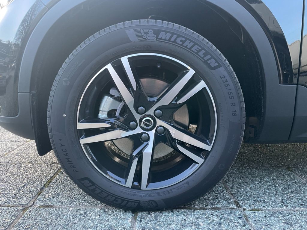 VOLVO XC40 B3 automatico Plus Dark KM0 PREZZO REALE - 4