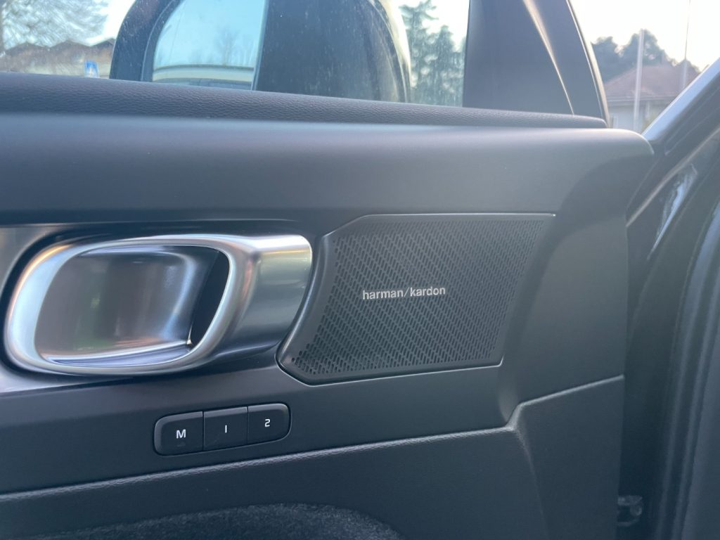 VOLVO XC40 B3 automatico Plus Dark KM0 PREZZO REALE - 12