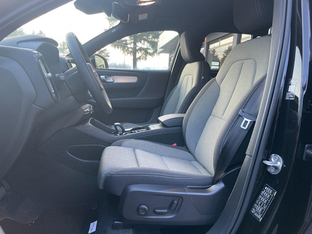 VOLVO XC40 B3 automatico Plus Dark KM0 PREZZO REALE - 10