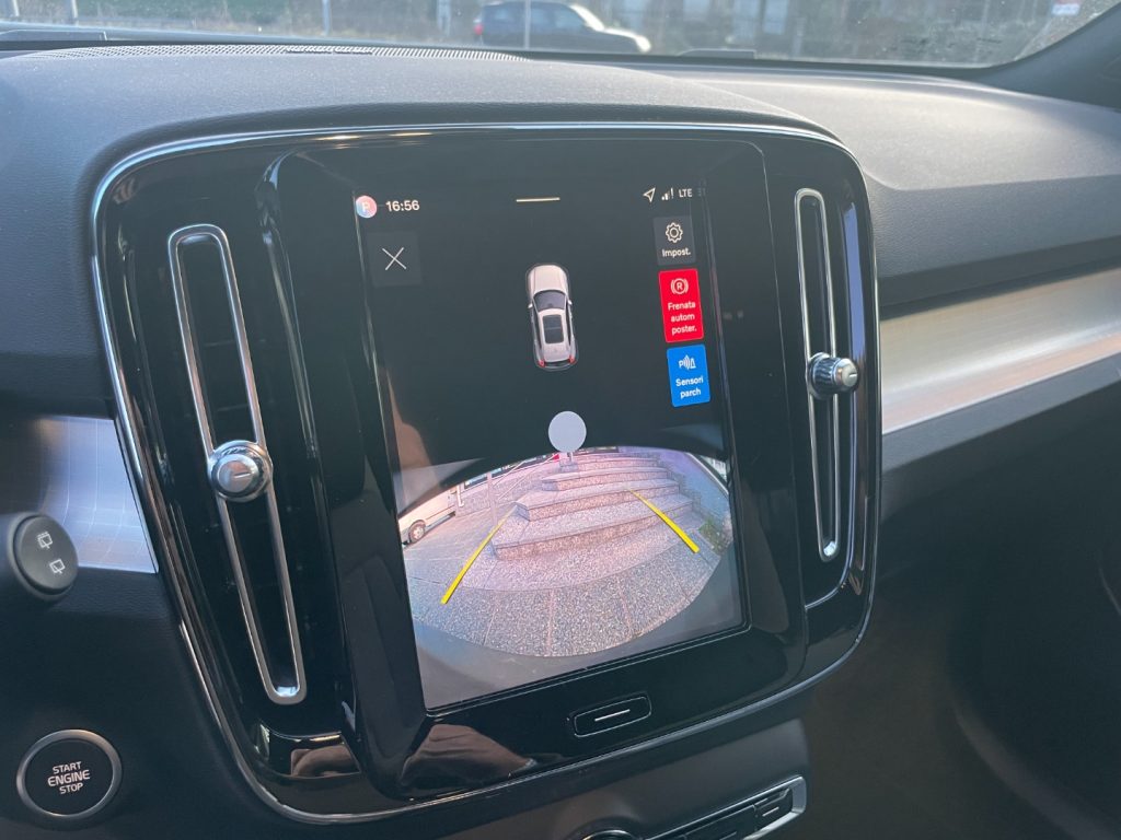 VOLVO XC40 B3 automatico Plus Dark KM0 PREZZO REALE - 14