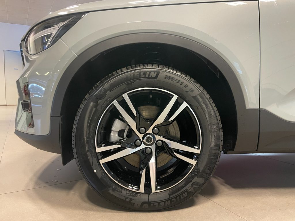 VOLVO XC40 B3 automatico Plus Dark KM0 PREZZO REALE - 2