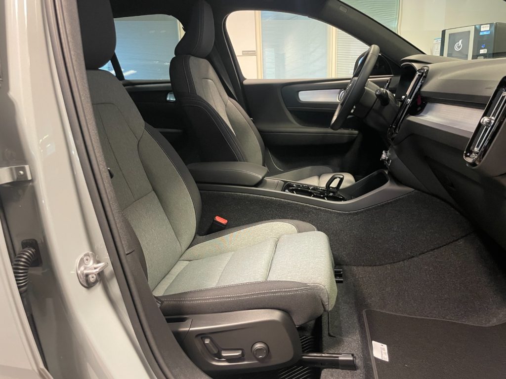 VOLVO XC40 B3 automatico Plus Dark KM0 PREZZO REALE - 12
