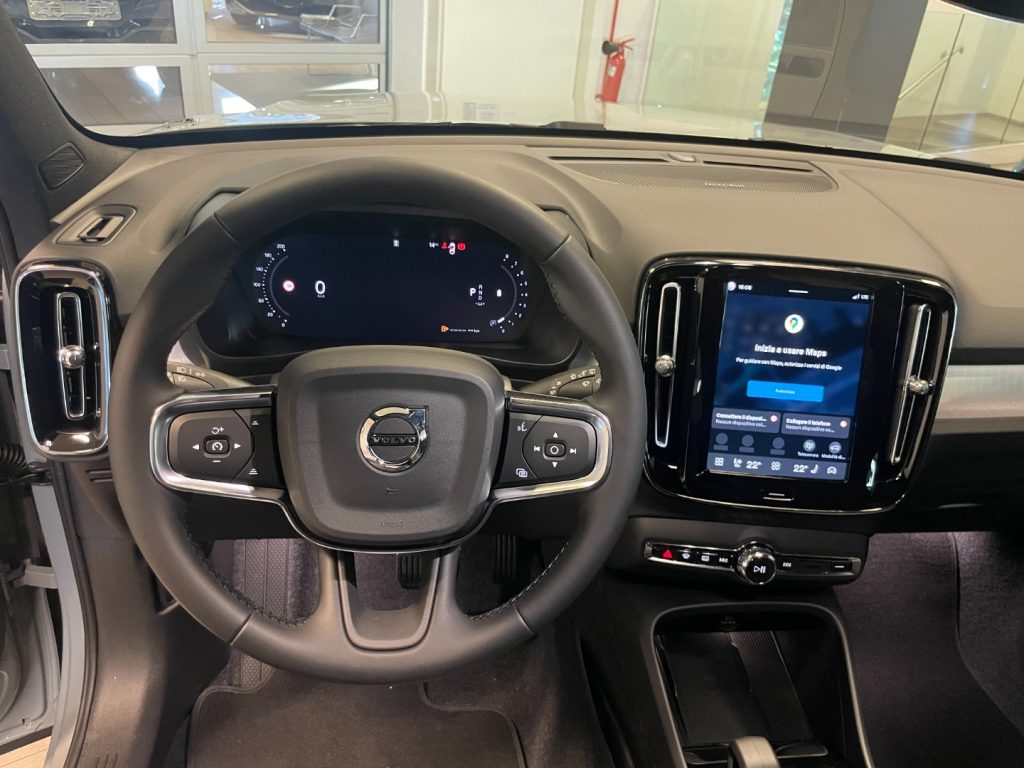VOLVO XC40 B3 automatico Plus Dark KM0 PREZZO REALE - 13