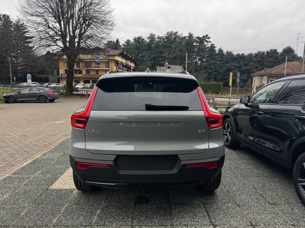 VOLVO XC40 B3 automatico Plus Dark KM0 PREZZO REALE - 5