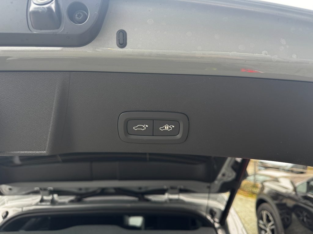 VOLVO XC40 B3 automatico Plus Dark KM0 PREZZO REALE - 15