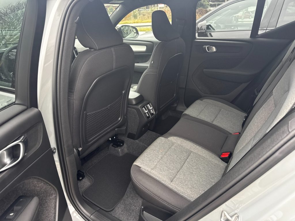 VOLVO XC40 B3 automatico Plus Dark KM0 PREZZO REALE - 12