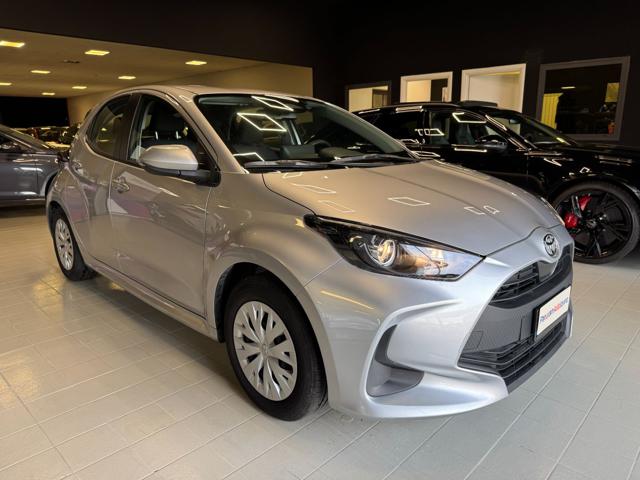 TOYOTA Yaris Argento metallizzato