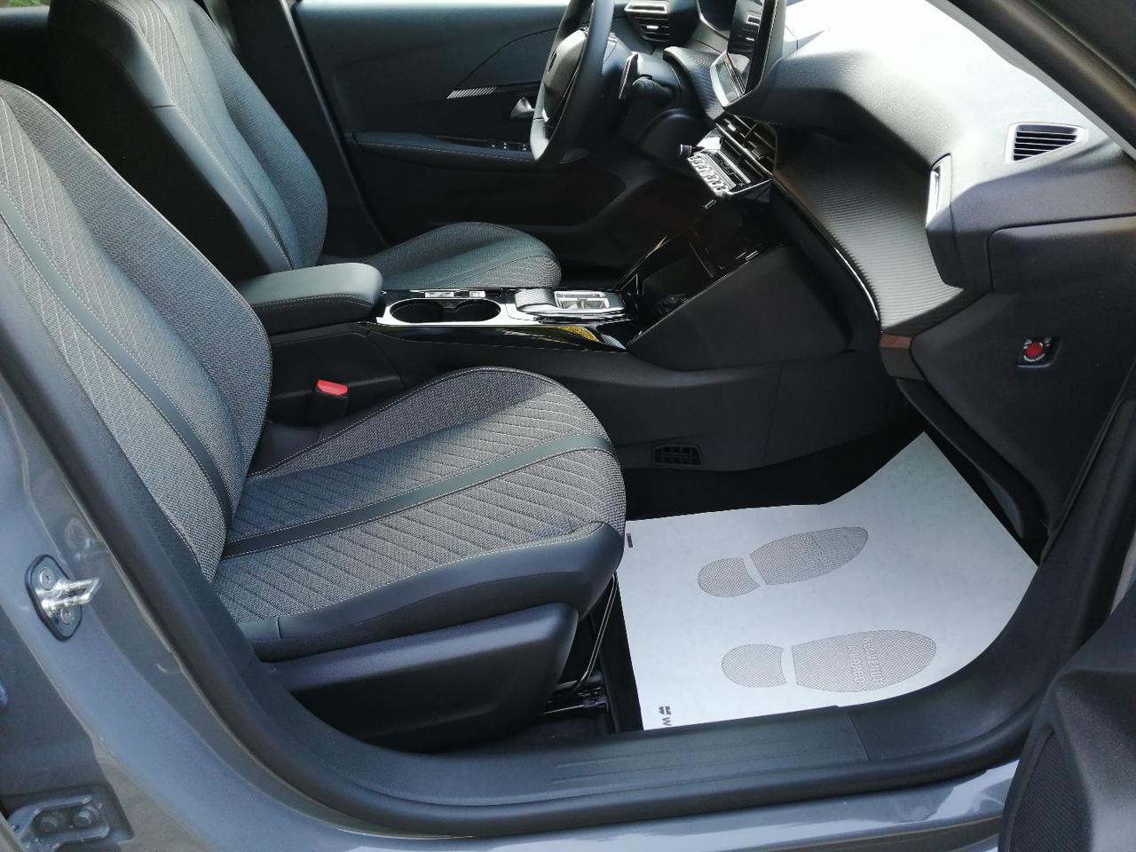 PEUGEOT 208 Hybrid 110 CV e-DCS6 Allure - 12