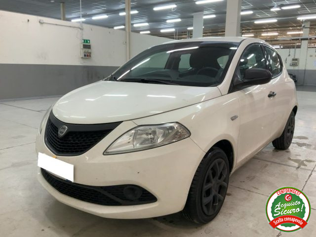 LANCIA Ypsilon Bianco pastello