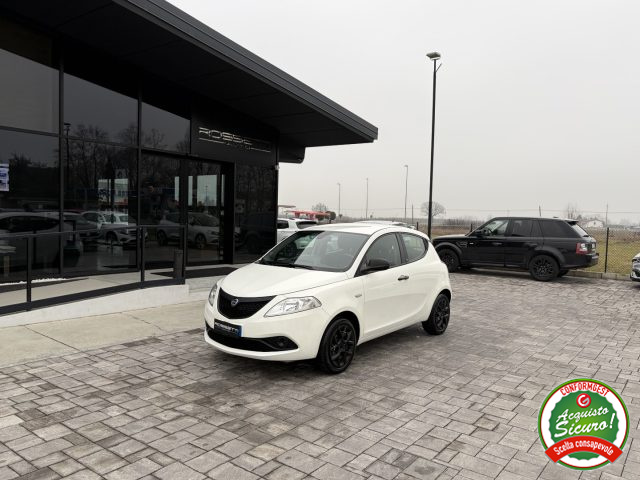 LANCIA Ypsilon Bianco pastello