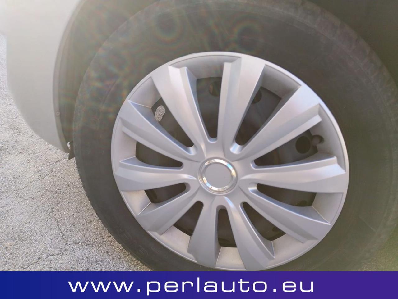 TOYOTA Yaris 1.0 5 porte Sol - 9