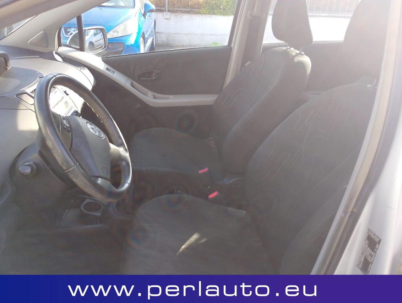 TOYOTA Yaris 1.0 5 porte Sol - 6