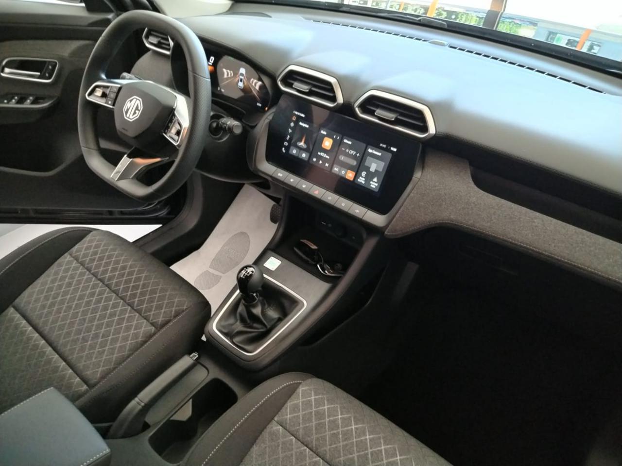 MG ZS 1.5 Standard - 8