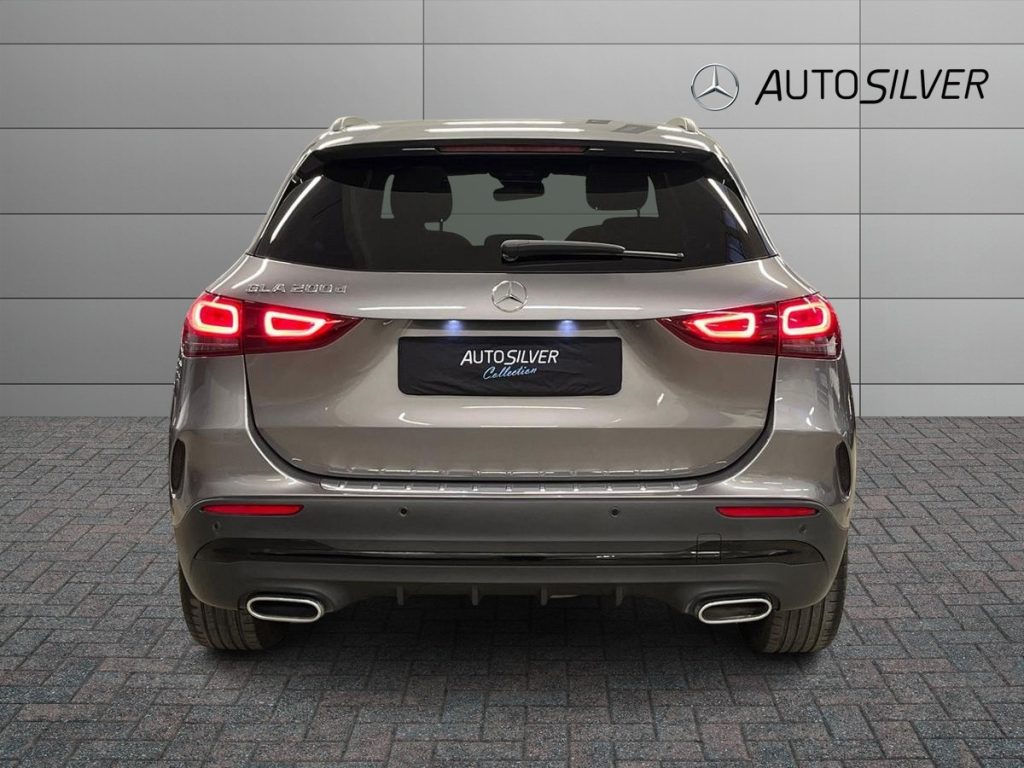 MERCEDES-BENZ GLA 200 d Automatic Premium - 4