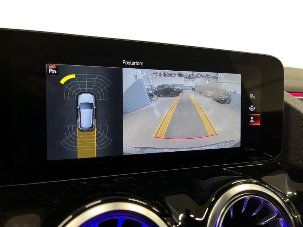 MERCEDES-BENZ GLA 200 d Automatic Premium - 12