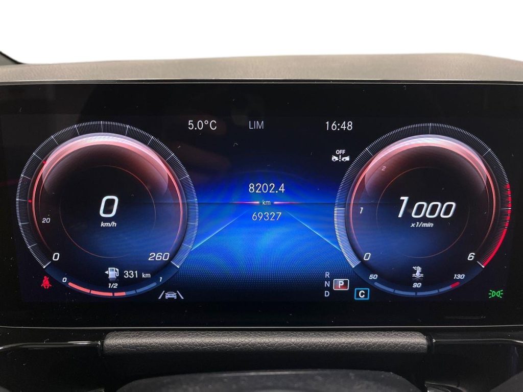 MERCEDES-BENZ GLA 200 d Automatic Premium - 8