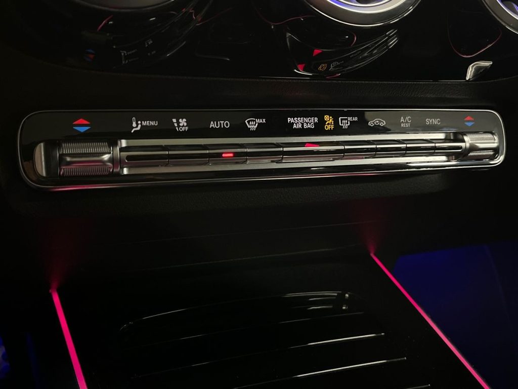 MERCEDES-BENZ GLA 200 d Automatic Premium - 14