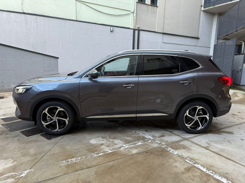 MG HS 1.5T-GDI Luxury - 2