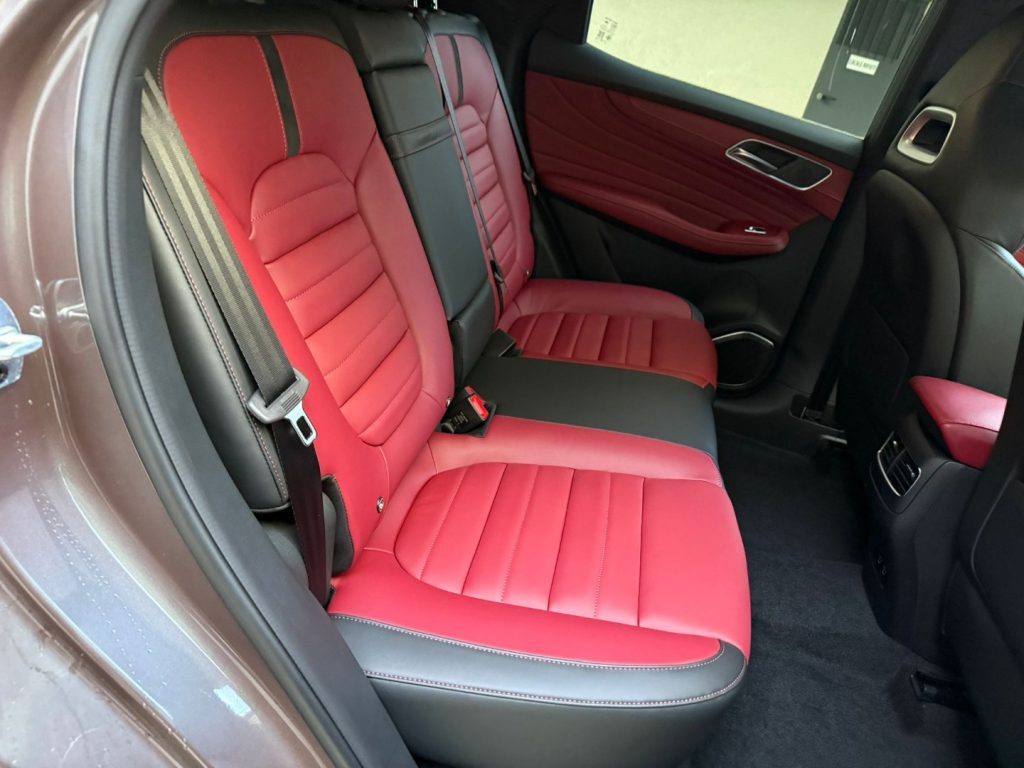 MG HS 1.5T-GDI Luxury - 33