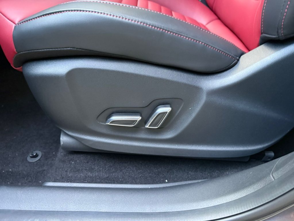 MG HS 1.5T-GDI Luxury - 28