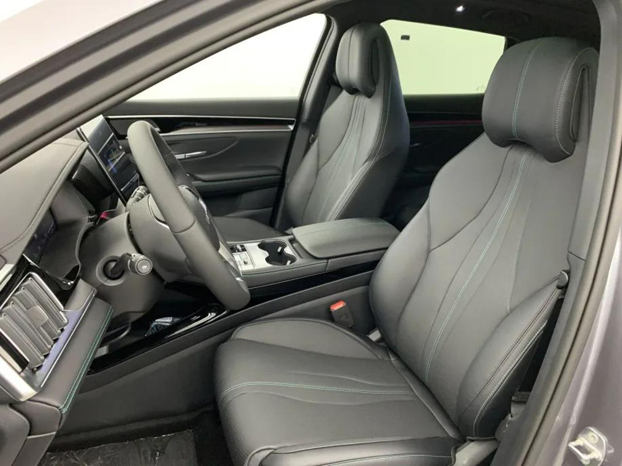 BYD Seal U DM-i 1.5 218 CV PHEV Comfort - 13