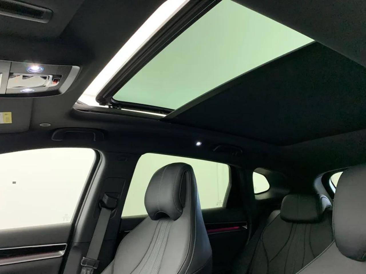 BYD Seal U DM-i 1.5 218 CV PHEV Comfort - 16