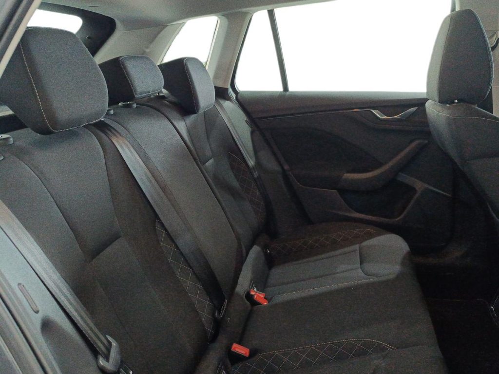 SKODA Kamiq 1.0 TSI 110 CV Ambition - 11