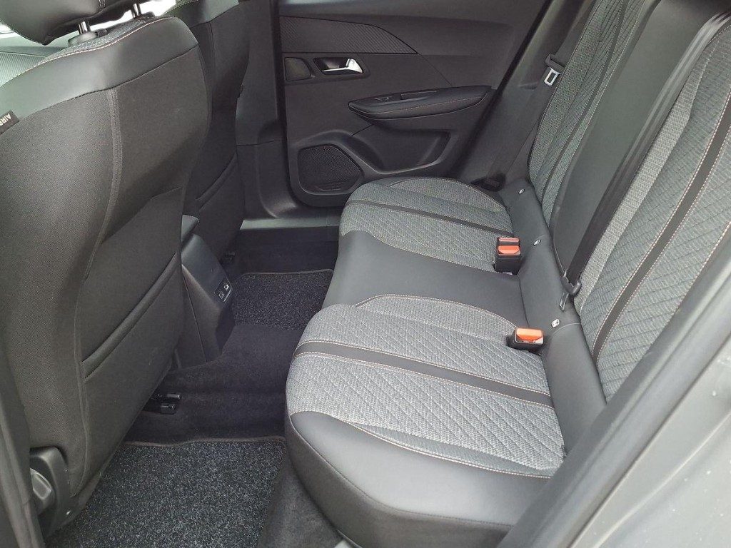 PEUGEOT 2008 PureTech 100 S&S Allure - 10