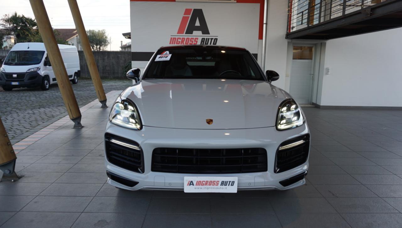 PORSCHE Cayenne Coupé 3.0 V6 - 8