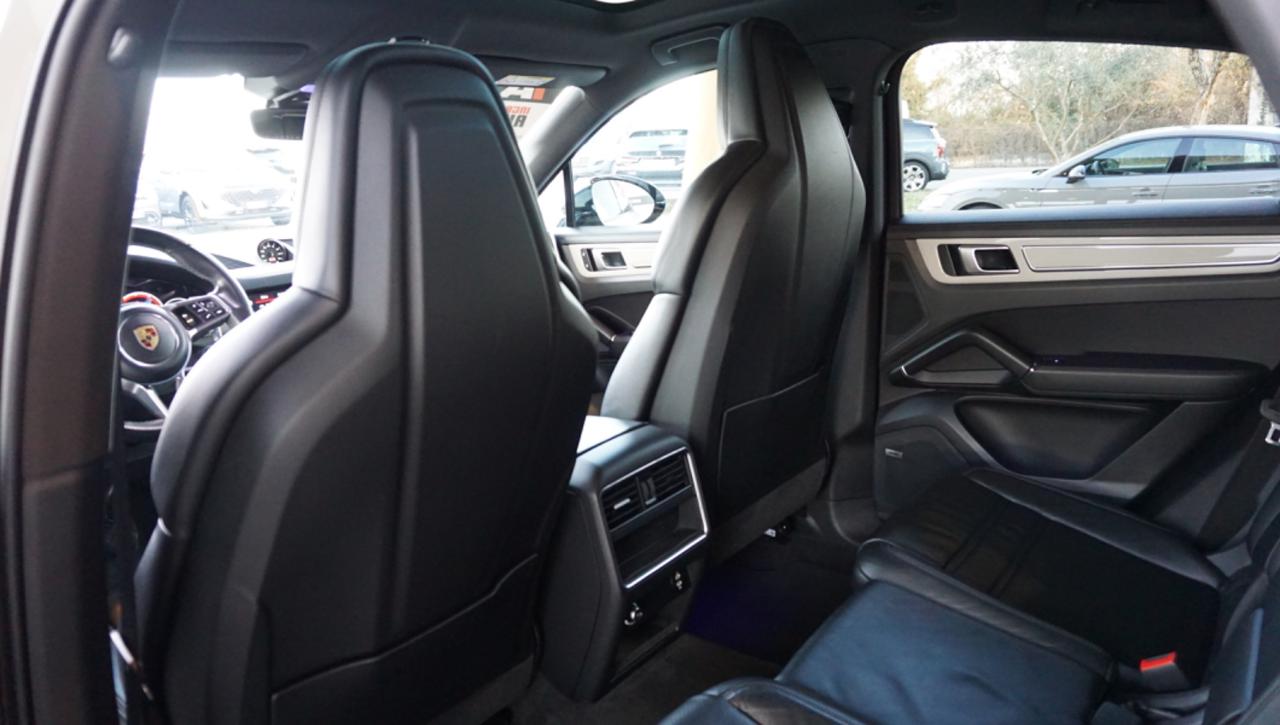 PORSCHE Cayenne Coupé 3.0 V6 - 32
