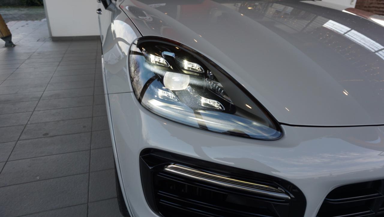 PORSCHE Cayenne Coupé 3.0 V6 - 9