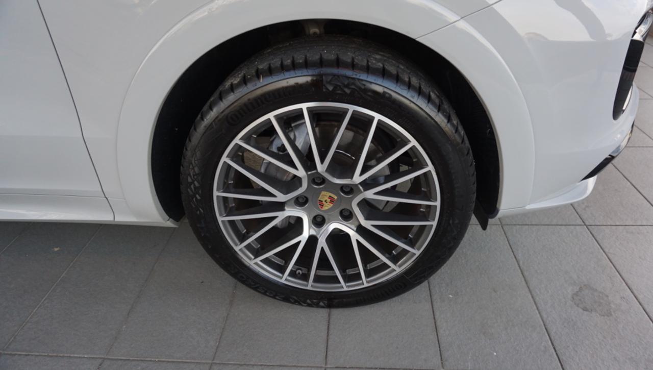 PORSCHE Cayenne Coupé 3.0 V6 - 11