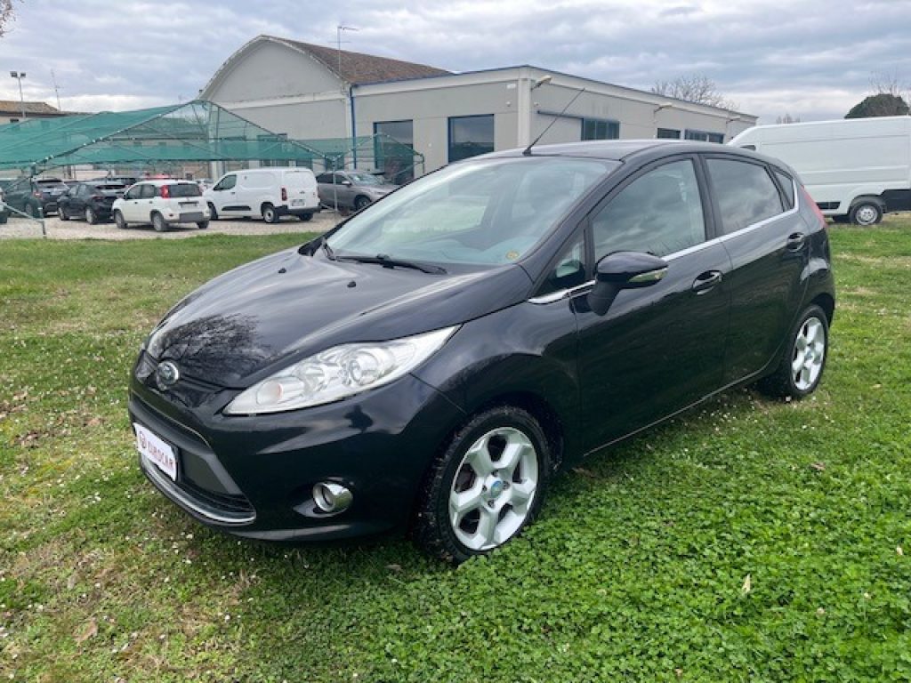 FORD Fiesta 1.4 TDCi 70CV 5 porte Titanium - 3