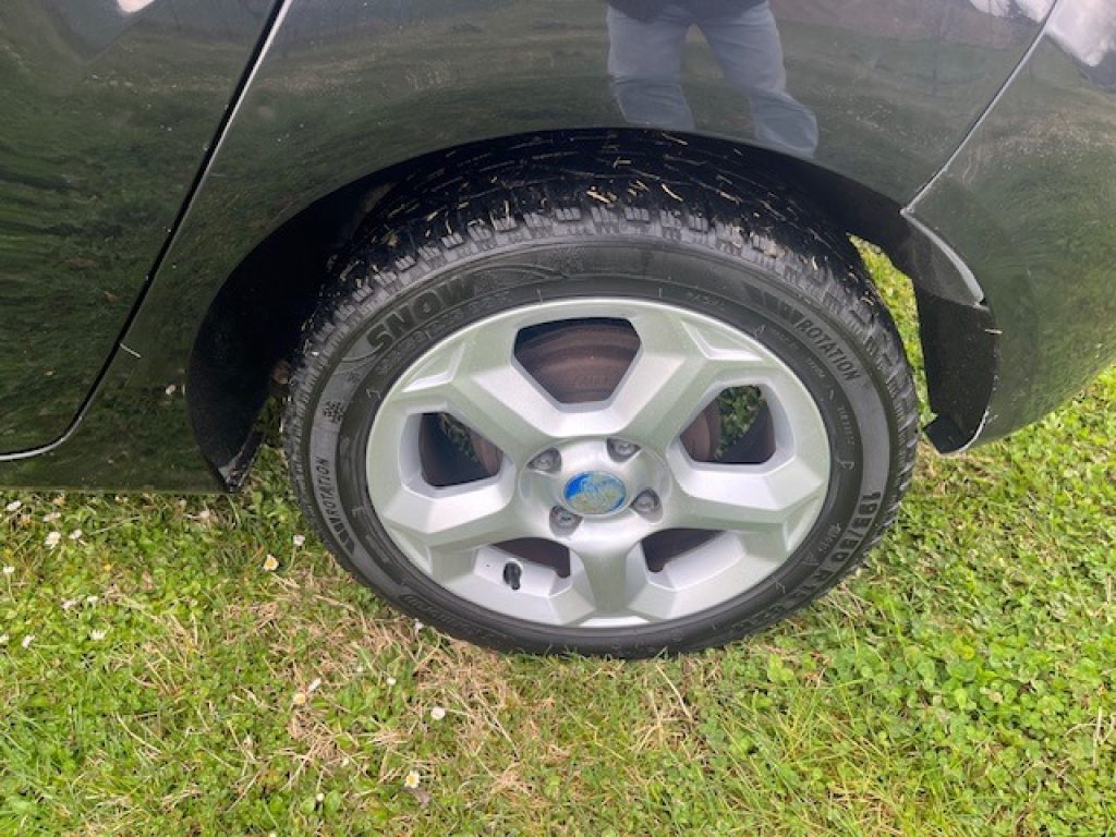 FORD Fiesta 1.4 TDCi 70CV 5 porte Titanium - 4