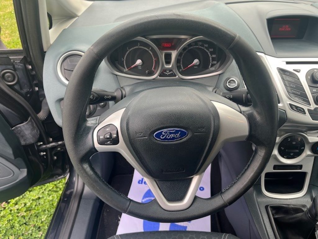 FORD Fiesta 1.4 TDCi 70CV 5 porte Titanium - 13